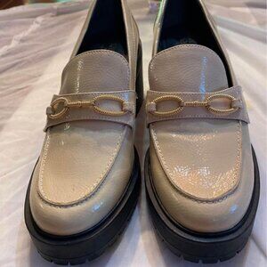 Franco Sarto Desma cream colored heeled loafers size 9